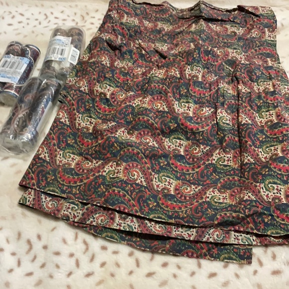 JCPenney Valances & matching Wallpaper Border - Picture 1 of 6